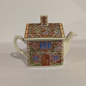 Vintage Porcelain SADLER ‘English Country Houses’ TEAPOT “17th Century C…